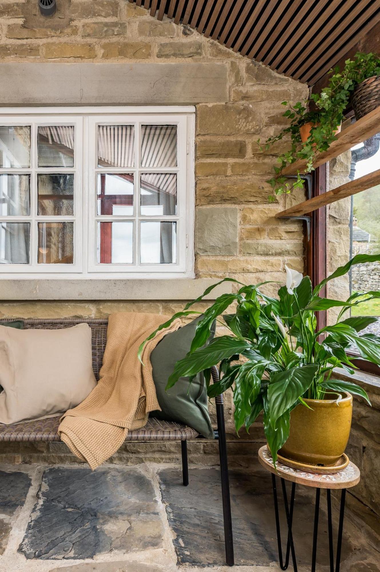 Central Malham Wellbeing Escape With Hot Tub Sleeps 8 ภายนอก รูปภาพ
