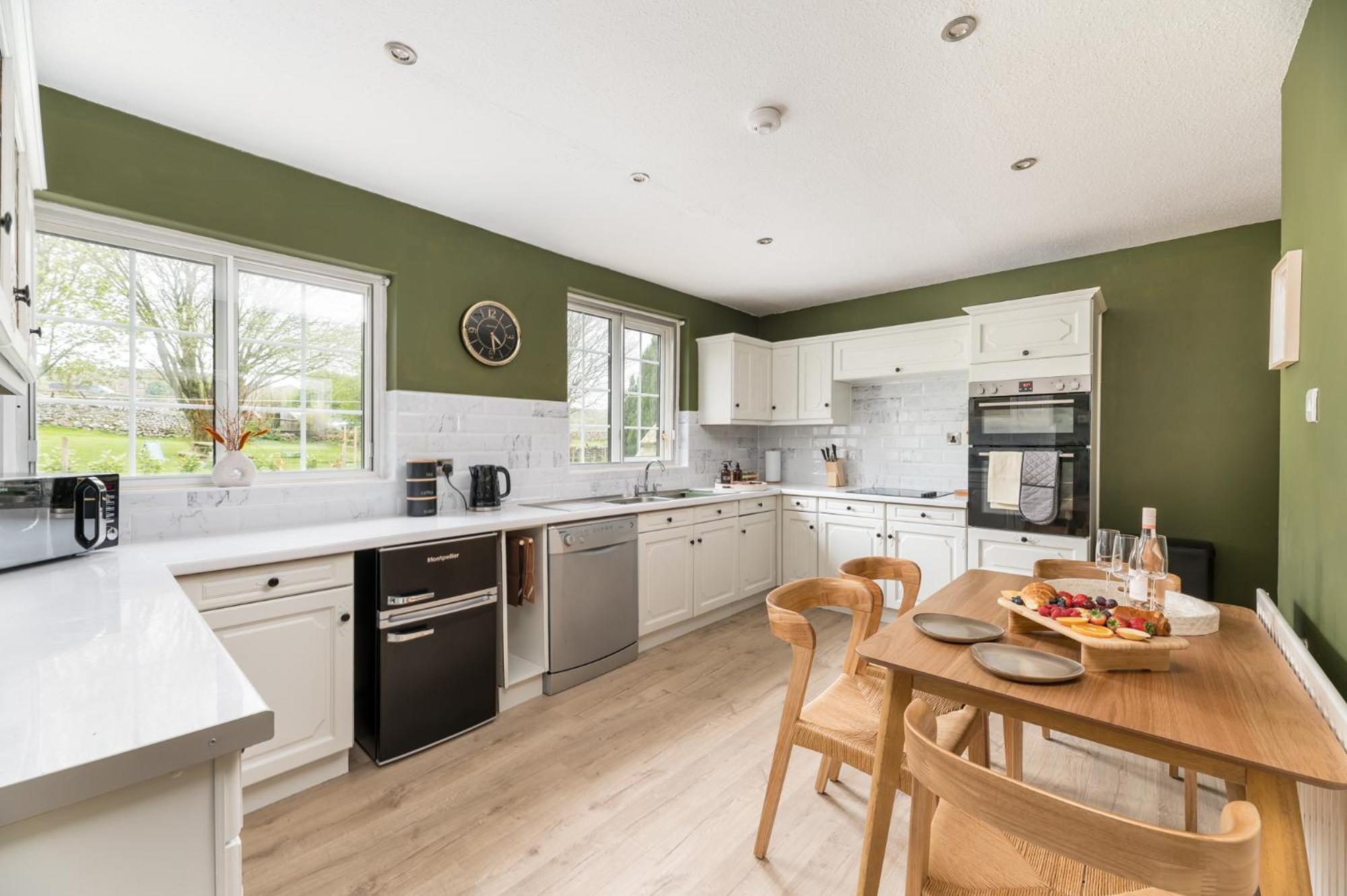 Central Malham Wellbeing Escape With Hot Tub Sleeps 8 ภายนอก รูปภาพ