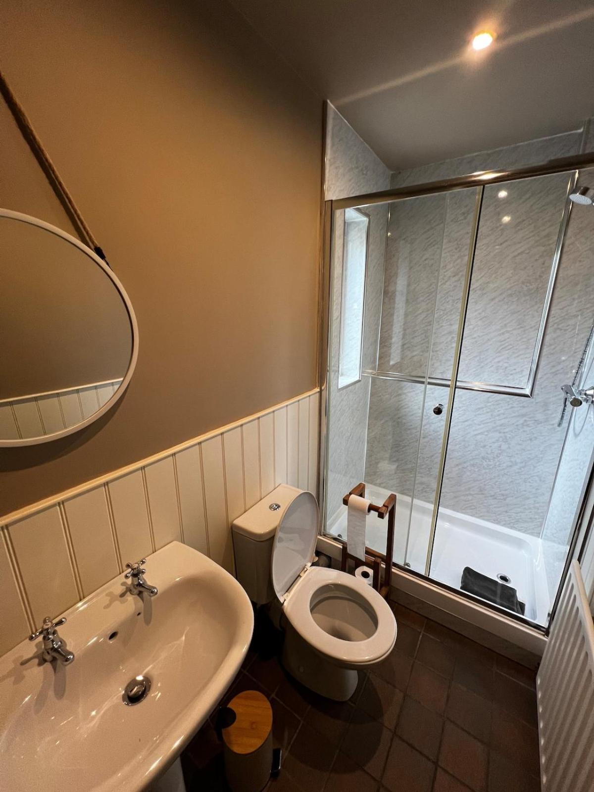 Central Malham Wellbeing Escape With Hot Tub Sleeps 8 ภายนอก รูปภาพ